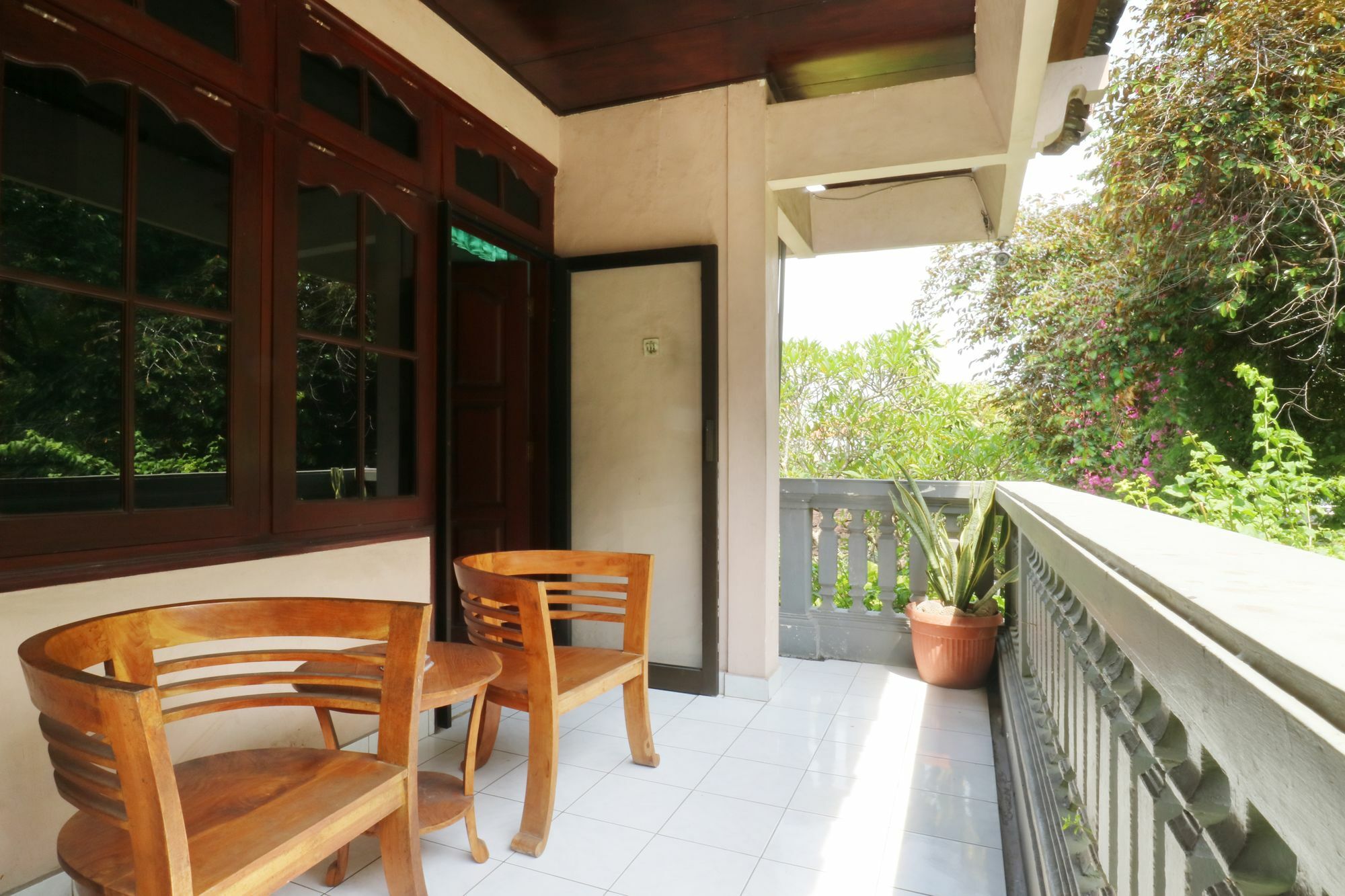 Mustika Inn Kuta Lombok Kültér fotó