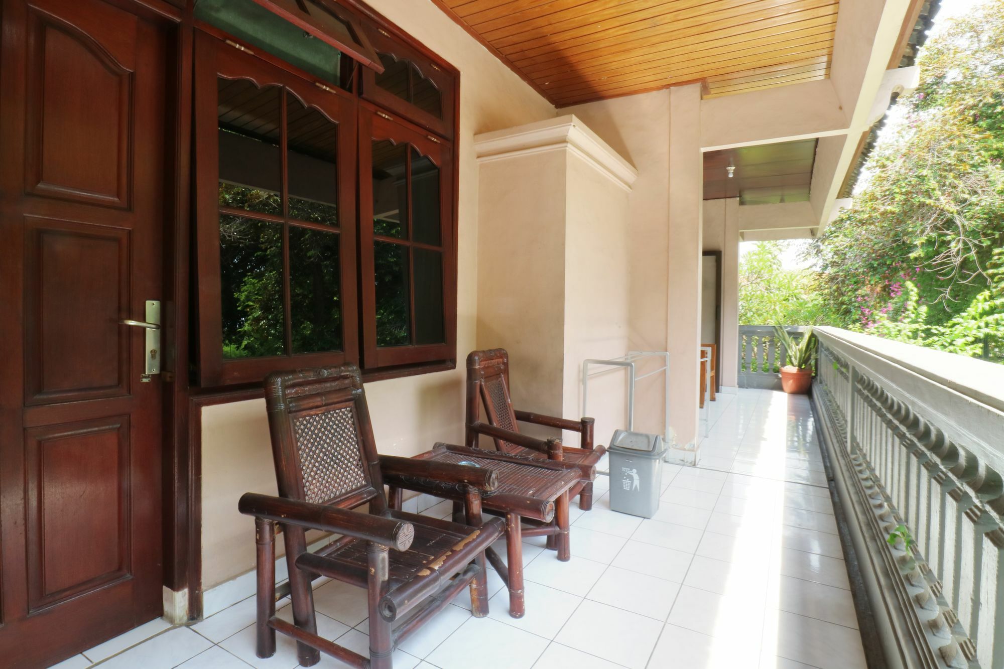 Mustika Inn Kuta Lombok Kültér fotó
